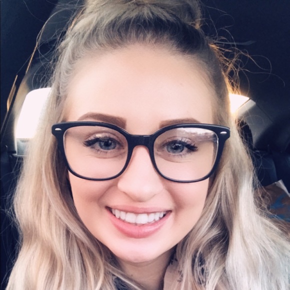 Meet your Posher, Kali - Picture 2 of 3